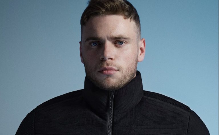 Ο Ολυμπιονίκης Gus Kenworthy στη νέα καμπάνια Prada