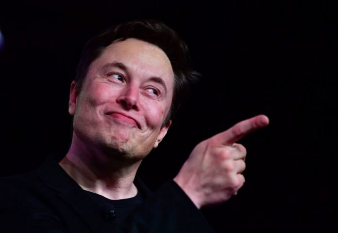 Ο Elon Musk ήθελε να πουλήσει την Tesla στην Apple