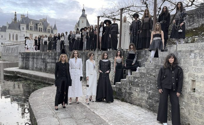 H Métiers D’art Collection 2020/21 του οίκου Chanel