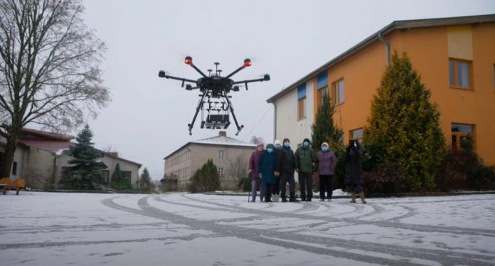 Στη Λετονία πραγματοποιήθηκε η πρώτη παράδοση αγαθών με Drone