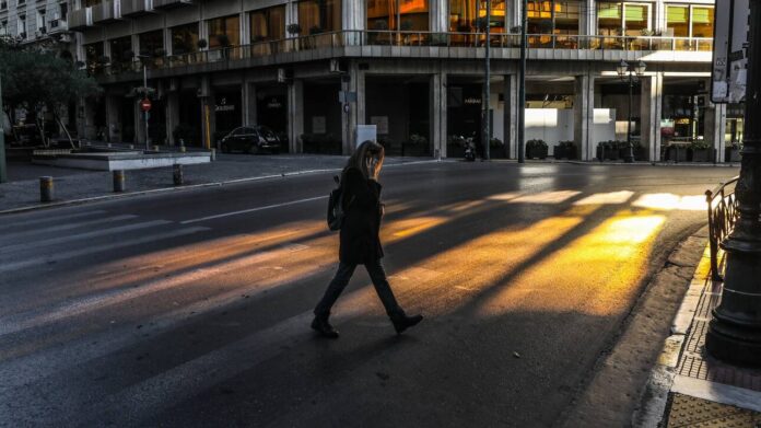 Τι θα γίνει με λιανεμπόριο, σχολεία, αλλαγές στον κωδικό 6