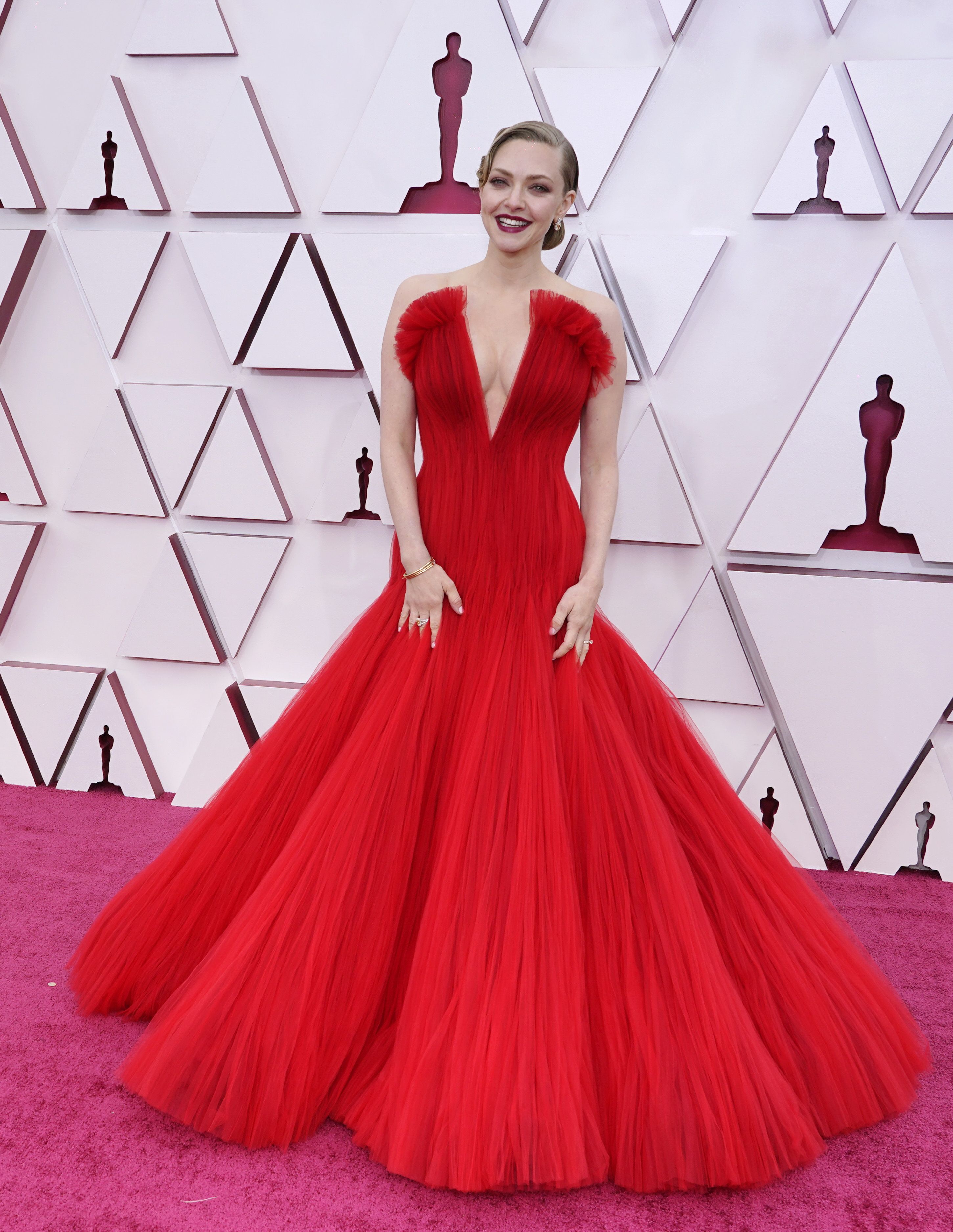 amanda seyfried at 93rd annual academy awards