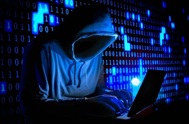 Hacker ισχυρίζεται ότι έχει δεδομένα για 100 εκ