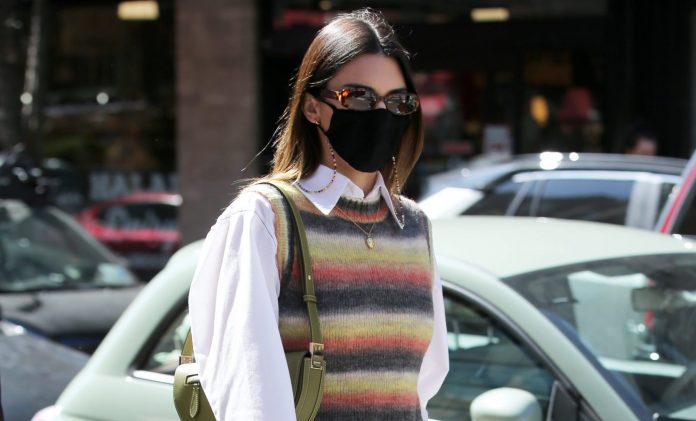 Get The Look: Με το ανδρόγυνο Outfit της Kendall Jenner μπορείς να πας παντού παντού αυτό το Weekend