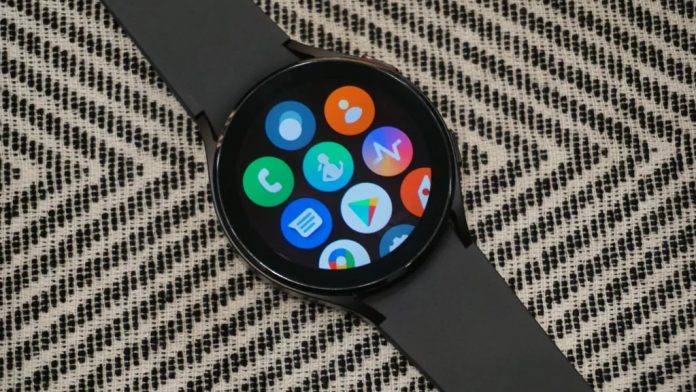 Samsung Galaxy Watch5: Ο ασύρματος φορτιστής πιστοποιήθηκε με RRA