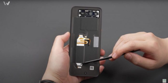 Asus ROG Phone 6: Teardown βίντεο αποκαλύπτει τα πάντα
