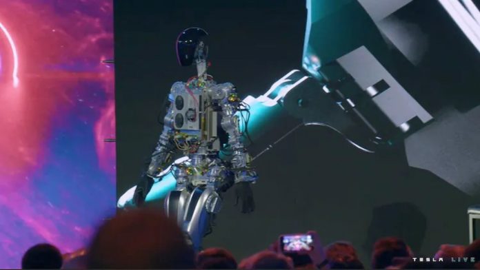 Optimus: Ο Elon Musk παρουσίασε το πρώτο ανθρωποειδές ρομπότ