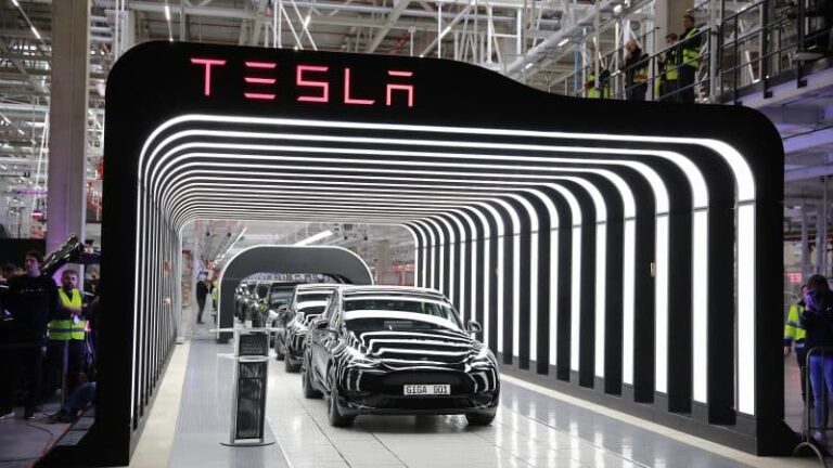 Tesla: Eκπτώσεις σε ΗΠΑ και Ευρώπη με στόχο την αύξηση πωλήσεων