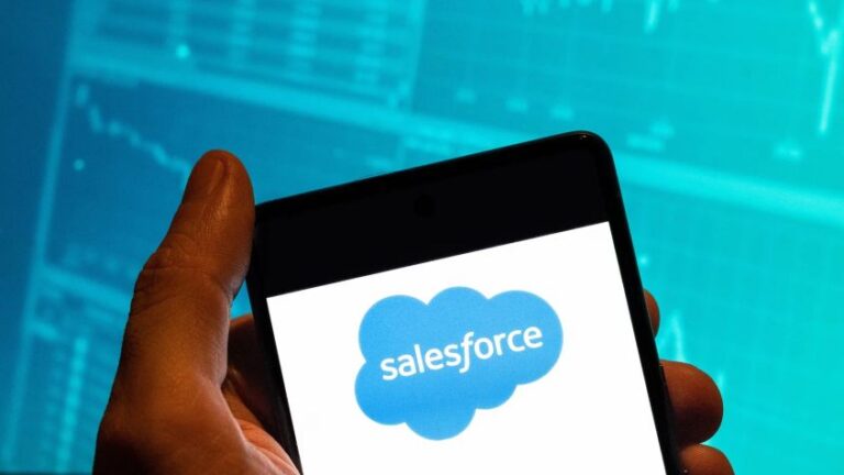 Salesforce: Συνεργασία με την OpenAI για εργαλεία τεχνητής νοημοσύνης