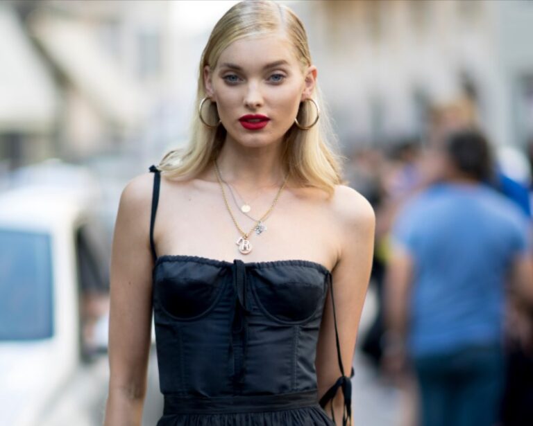 Elsa Hosk: Δημιούργησε το απόλυτο ανοιξιάτικο look με τρία κομμάτια που έχεις ήδη στη ντουλάπα σου